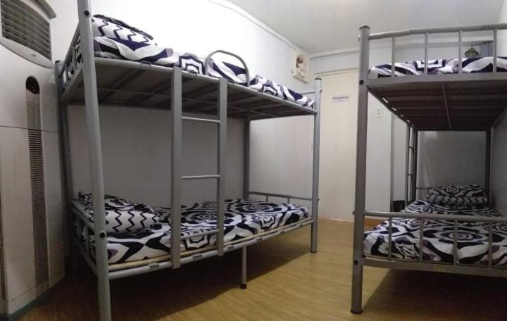 Mang Ben Dormitory Quezon City Extérieur photo